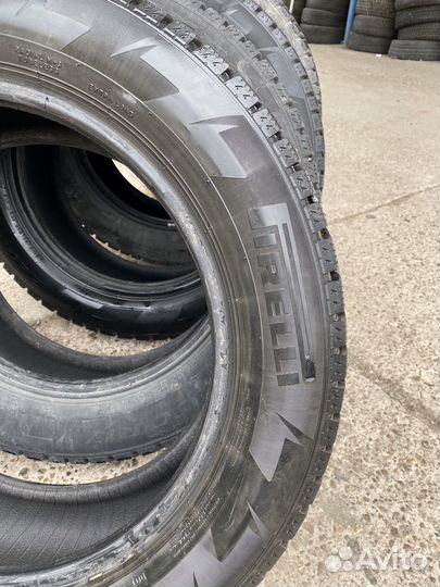 Pirelli Ice Zero 215/60 R17