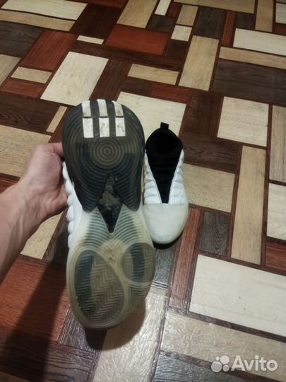 Кроссовки adidas