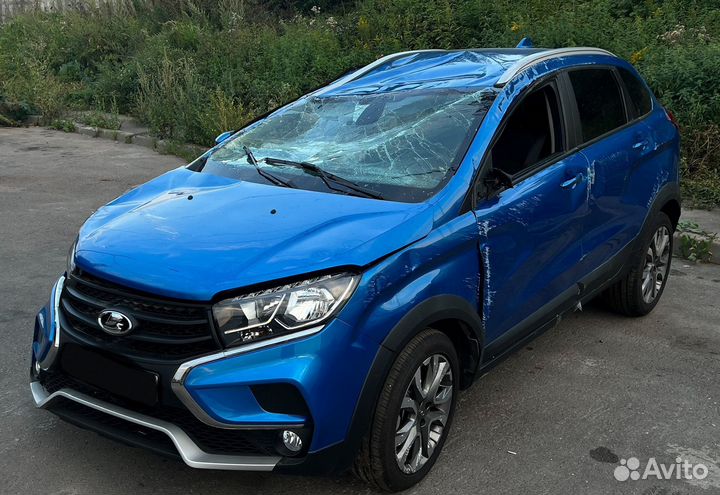 LADA XRAY Cross 1.6 CVT, 2021, битый, 2 500 км