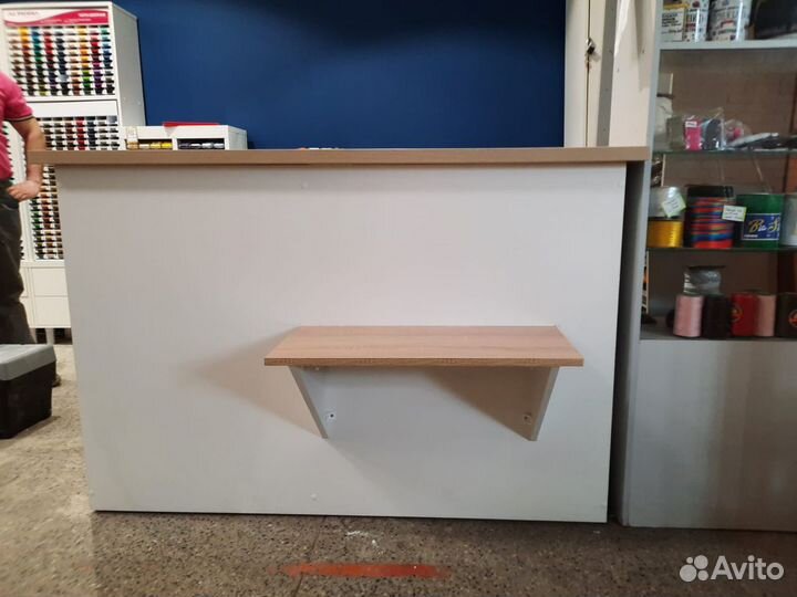 Стол администратора/прилавок/ресепшн