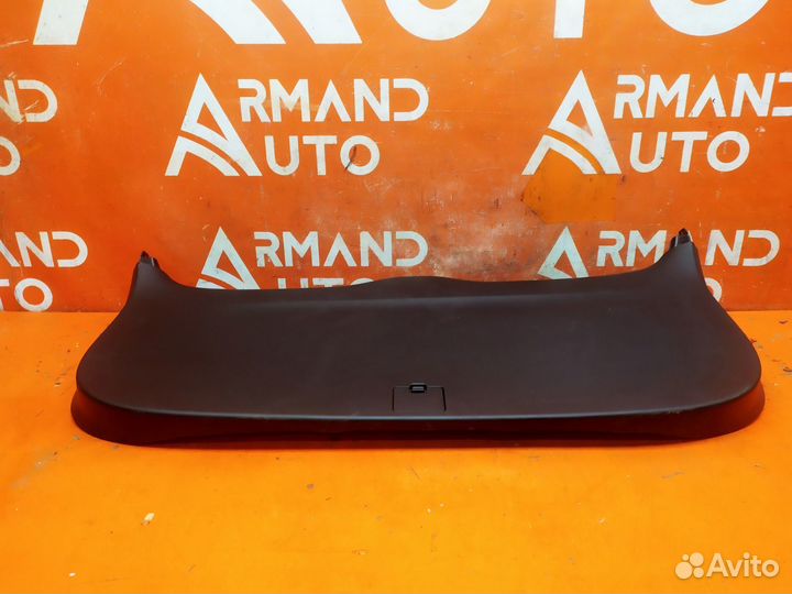 Обшивка двери багажника Mitsubishi Outlander 3