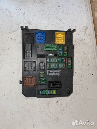 Блок предохранителей Citroen C4 B7