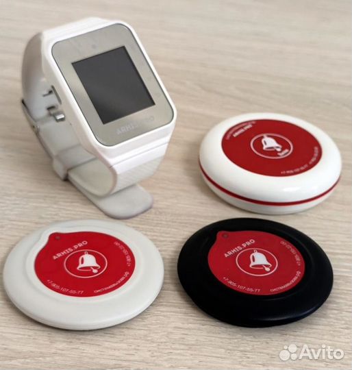 Комплекты вызова персонала: кнопка вызова и часы