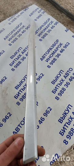 Молдинг двери передняя левая на Dodge Caravan