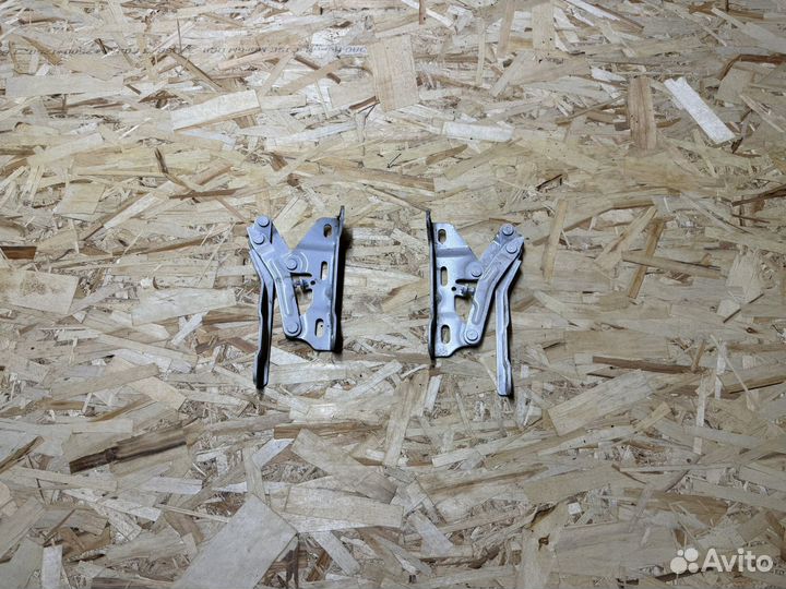 Петля капота Tucson NX4 2021