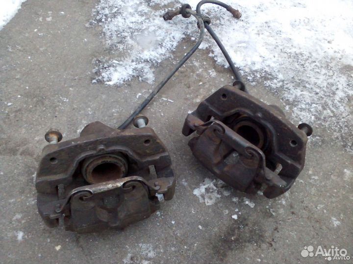 Суппорт тормозной передний BMW X5 e53 e83 e39 e38