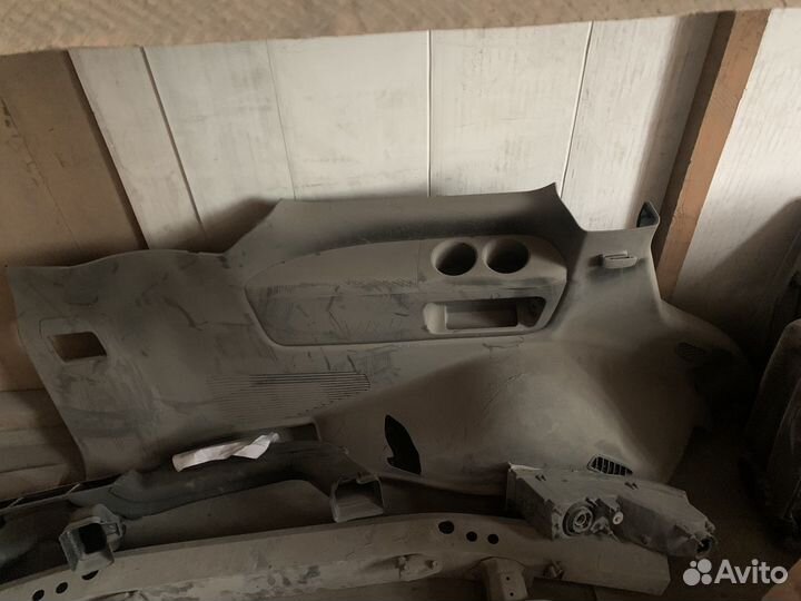 Обойка багажника Lk200