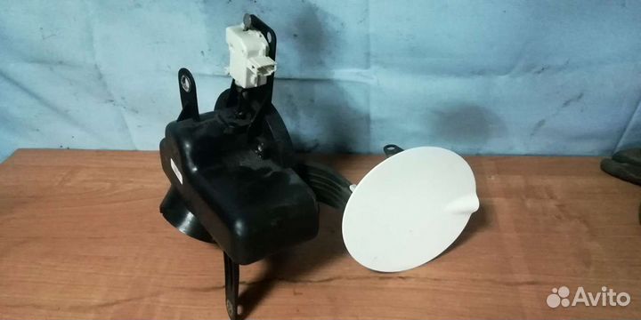 Лючек бензобака на Mercedes ML w 163