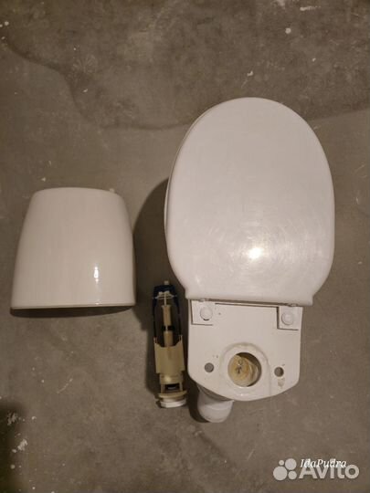 Унитаз с бочком и раковина