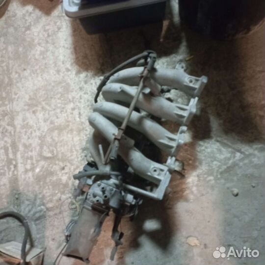 Входной коллектор с дроссельной заслонкой