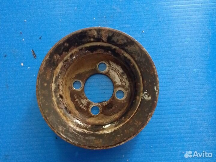 Шкив коленвала VW Passat B3 026105255d