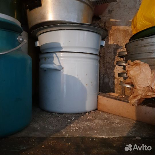 Тазики,бачки,кострюли