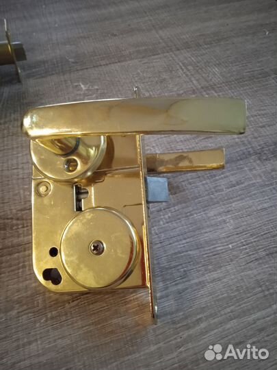 Ручки и замки дверные межкомнатые