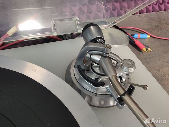 Топовый проигрыватель винила Marantz TT-8001