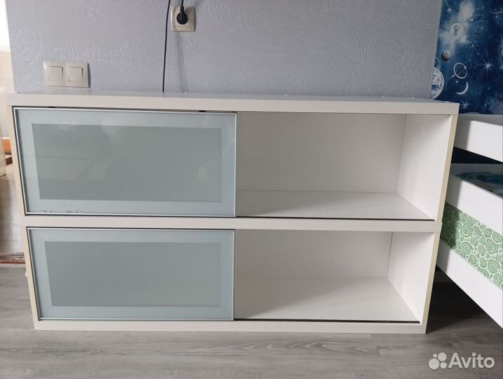 Полка навесная, тумба