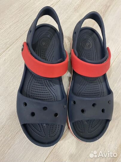 Сандалии crocs j2