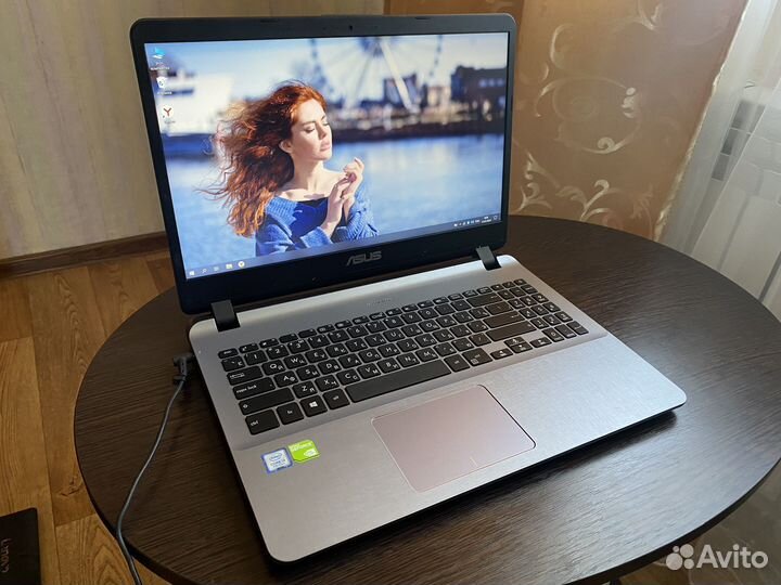 Мощный ноутбук Asus в идеальном состоянии