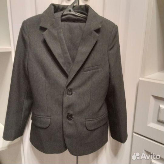 Школьный костюм для мальчика 134 серый
