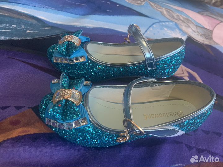 Туфли для девочки 32 размер новые