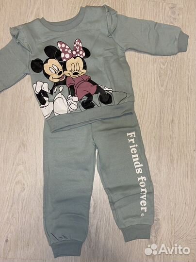 Костюм для девочки новый h&m 104 р-р