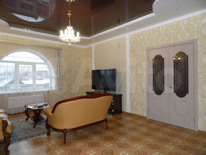 Коттедж 296,4 м² на участке 16,8 сот.