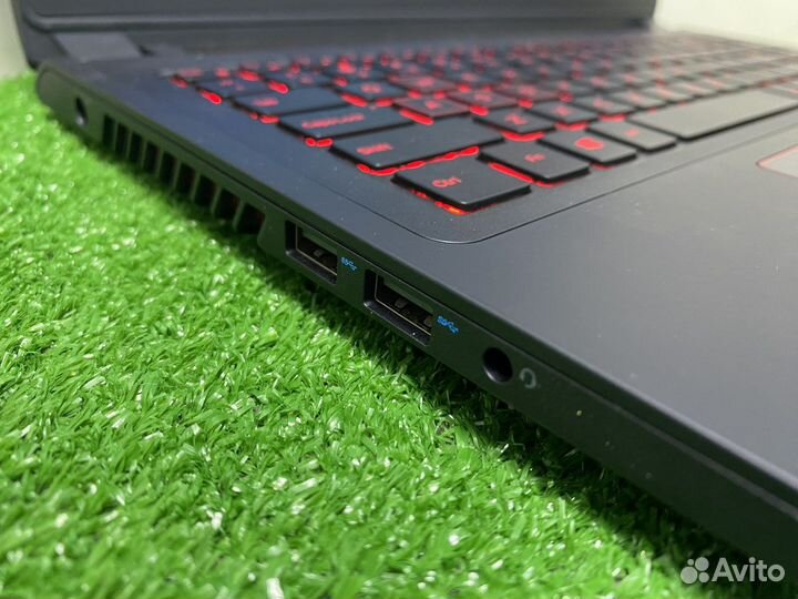 Игровой ноутбук Dell 8/1TB/RX560