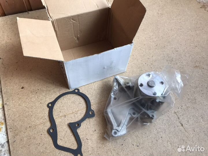 Насос водяной (помпа) Ford C-max/Fiesta/Focus