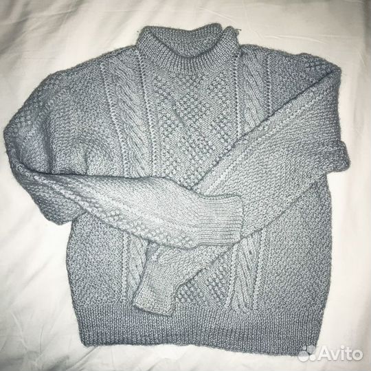 Свитер