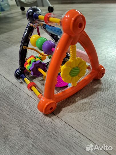 Развивающая игрушка треугольник