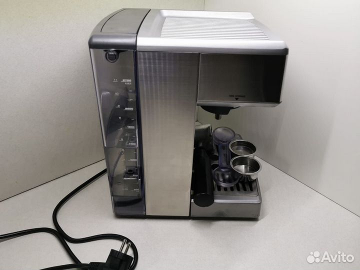 Кофеварка Bork C700