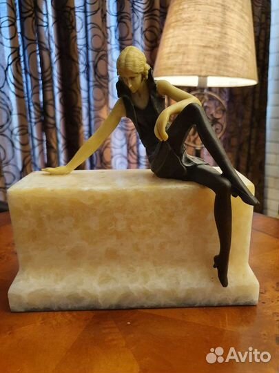 Бронзовая статуэтка