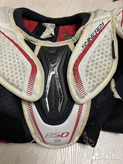 Нагрудник хоккейный Easton детский