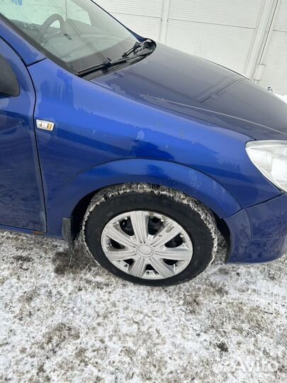 Передние крылья на Opel Astra H