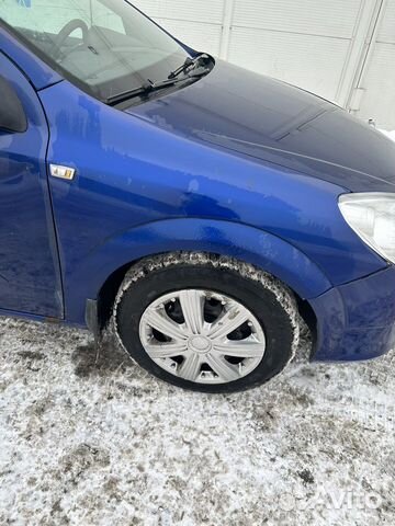 Передние крылья на Opel Astra H