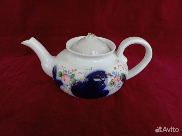 Антикварный фарфор Кузнецова. Чайник. XIX век