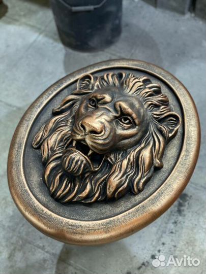Круглый маскарон Морда льва
