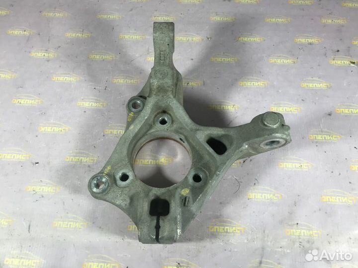 Кулак поворотный передний правый Opel Astra J