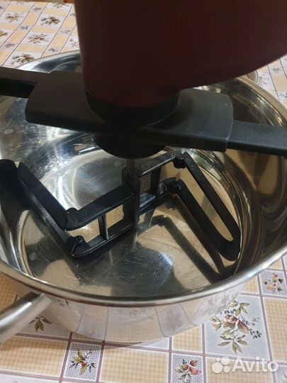 Автоматический размешиватель еды