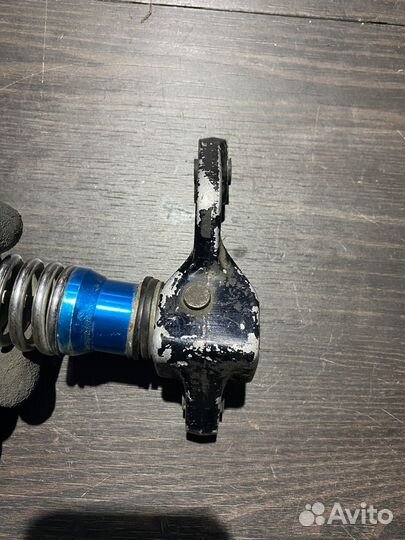 Кронштейн левой подножки для Suzuki GSX600F Katana