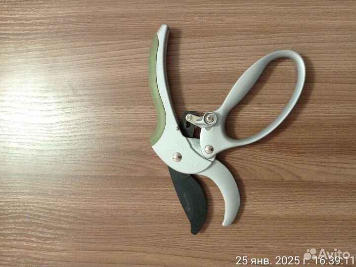 Секатор садовый бу