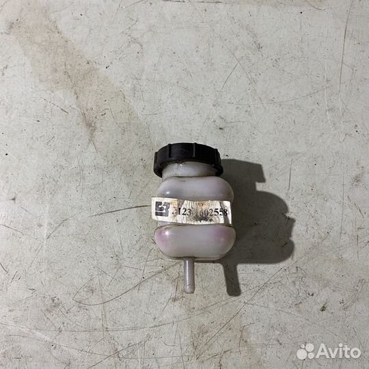 Бачки жидкости Chevrolet Niva