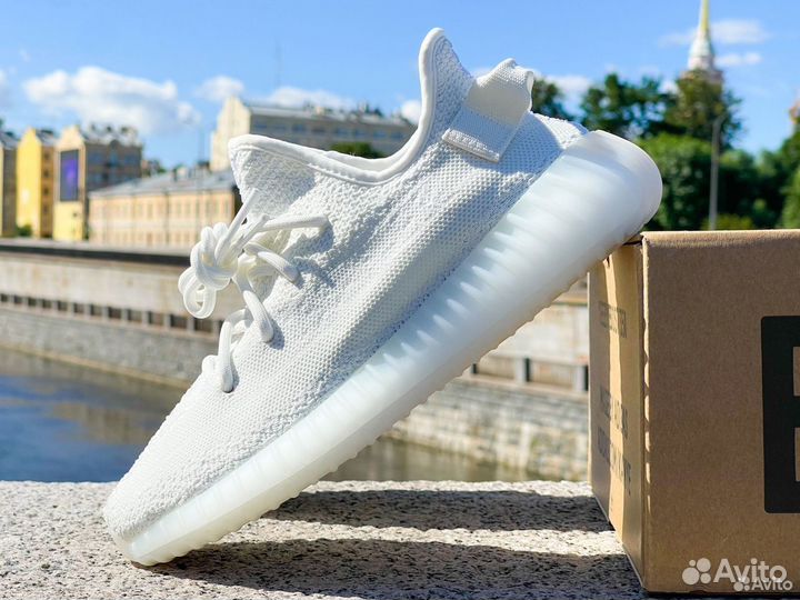 Кроссовки Adidas Yeezy Boost 350 V2