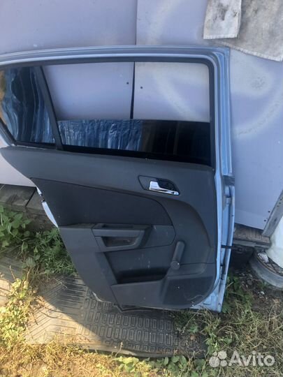 Дверь левая передняя Opel Astra h 2004-2014