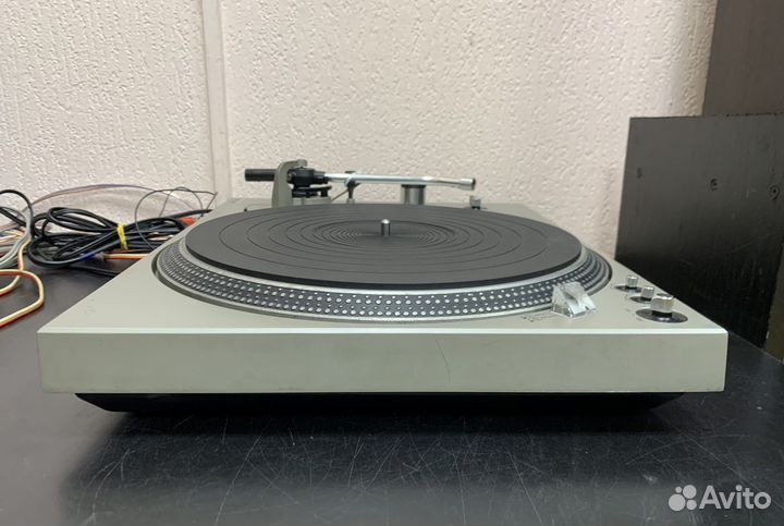 Проигрыватель винила Technics SL-1700