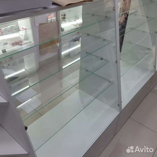 Витрина стеклянная