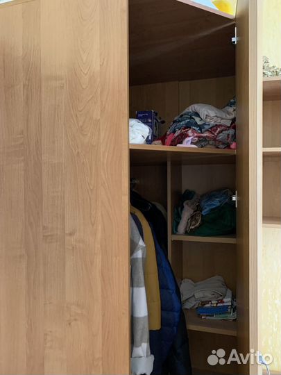 Детская мебель стенка(шкаф,полки,стеллаж, кровать)