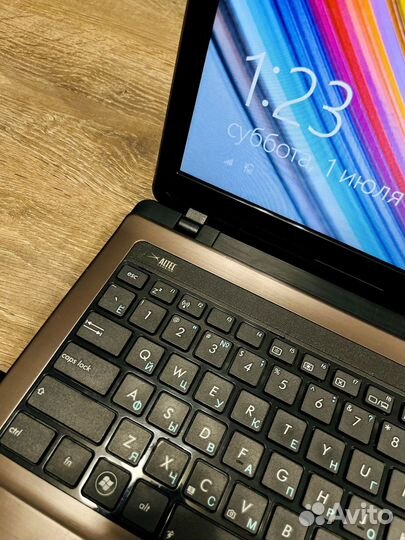 Ноутбук Asus i3 металлический