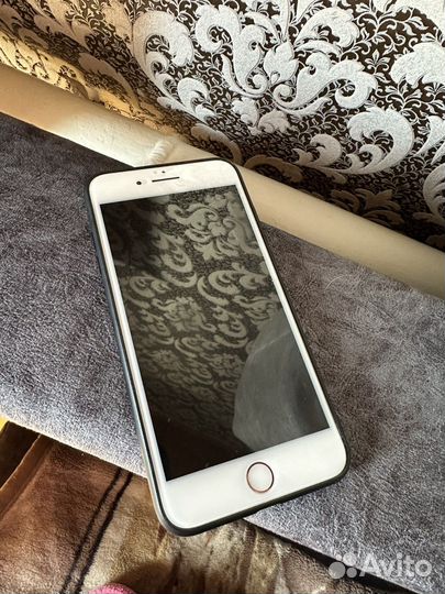 Телефон iPhone 8 plus 64 гб