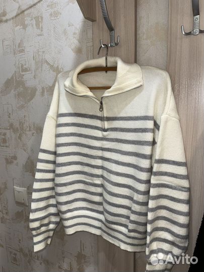 Свитер с горлом на молнии женский