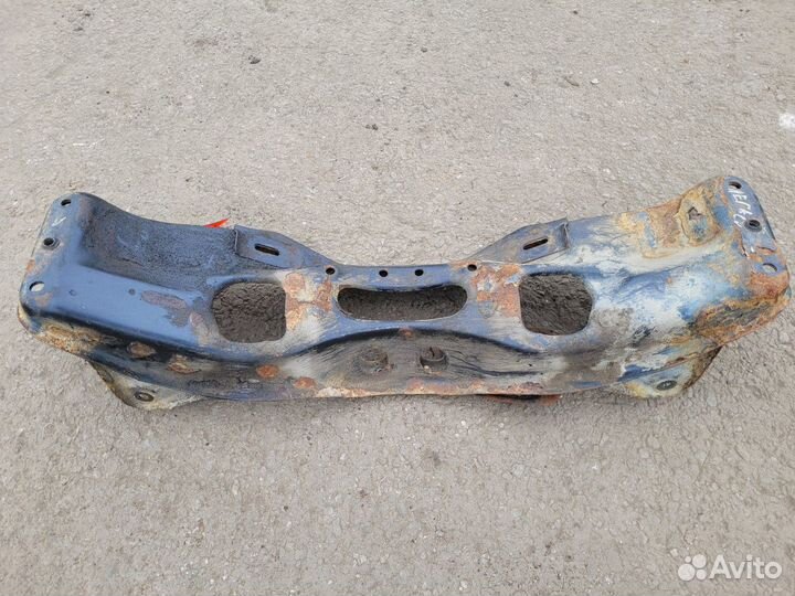 Подрамник передний на Subaru Legacy